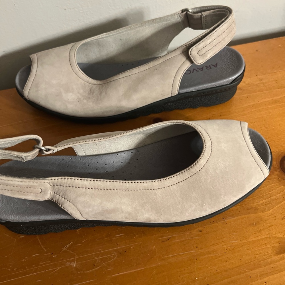 ARAVON COMFORT WOMEN LEATHER SHOES SZ 7.5 Grey